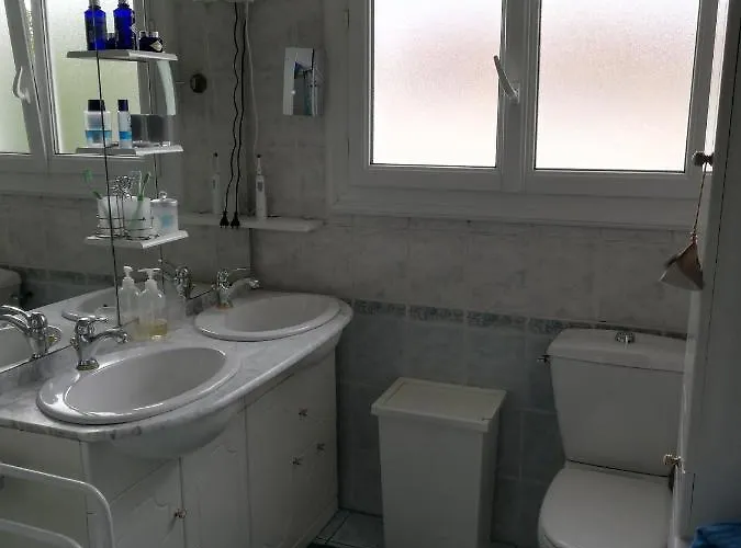 Homestay Proche Circuit 24 *